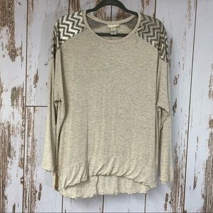 Tru Self, Glitzy Striped Shoulder Detail. Size 1X.  In excellent condition!